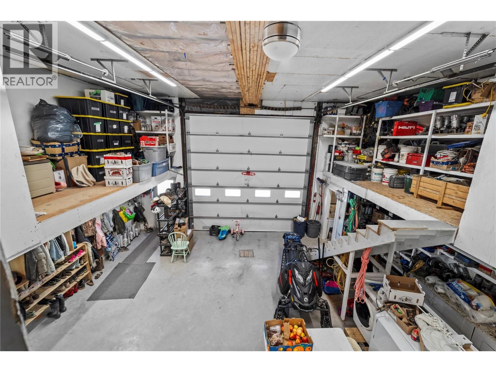 1550 WALNUT AVENUE Image 30