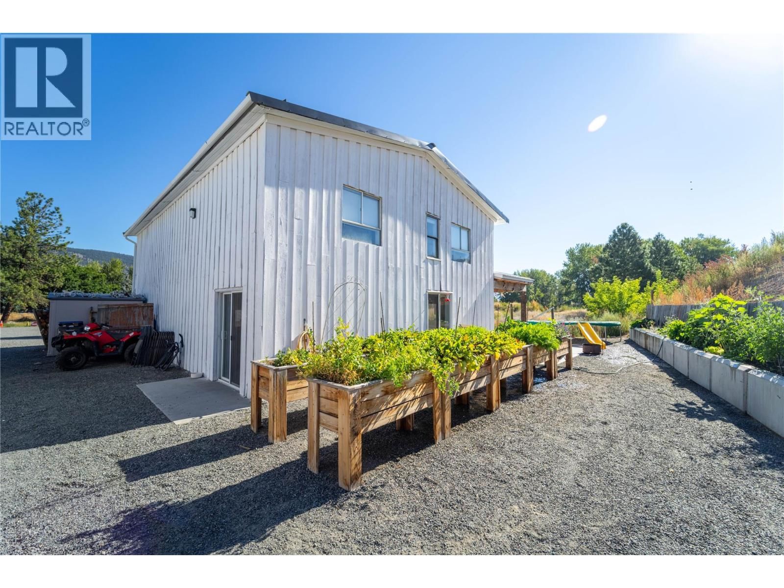 1550 WALNUT AVENUE Image 4