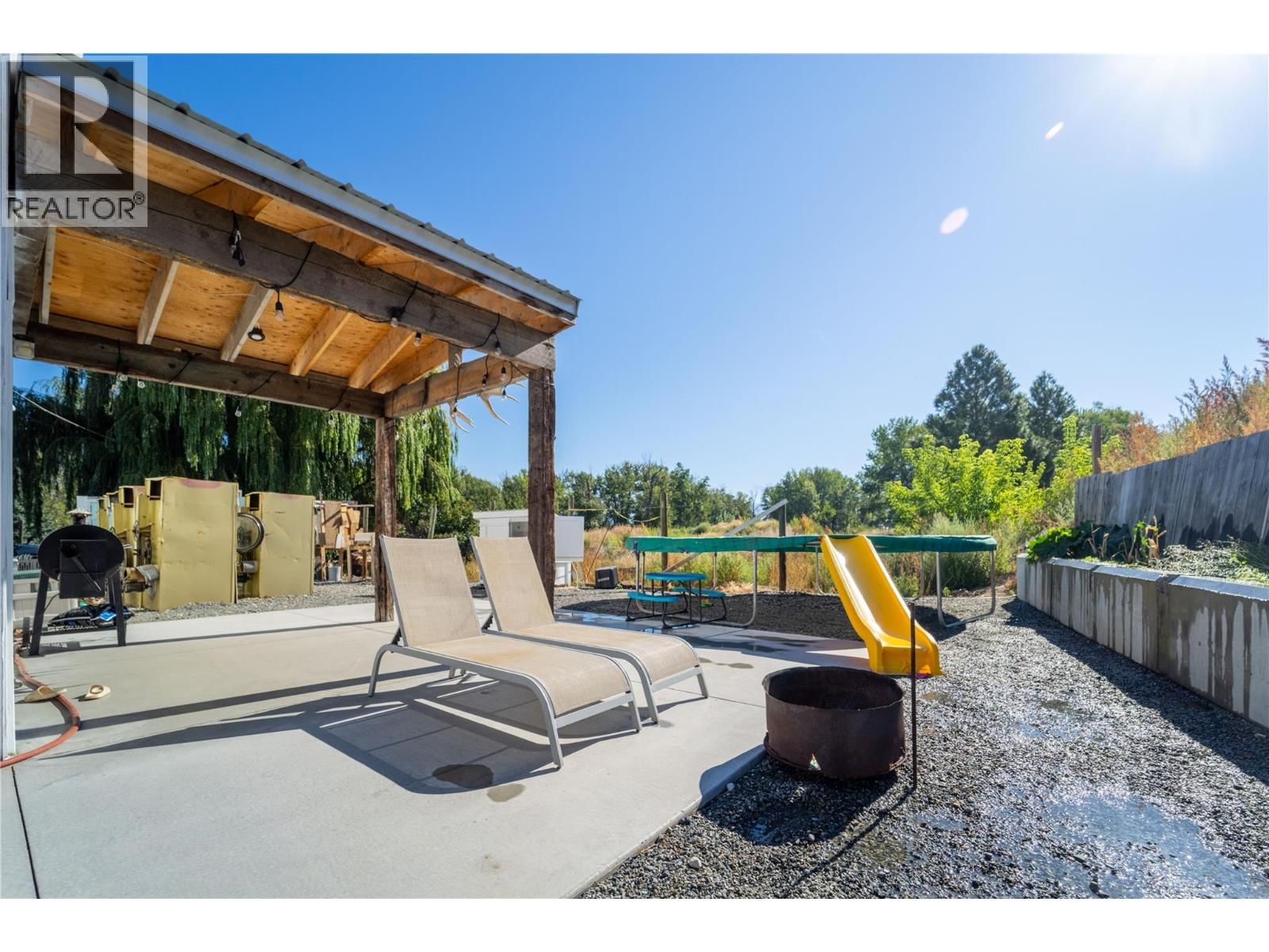 1550 WALNUT AVENUE Image 6