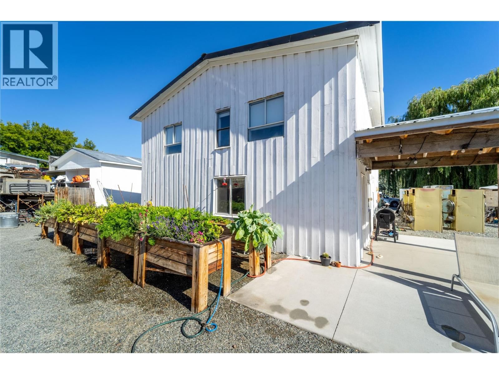 1550 WALNUT AVENUE Image 7