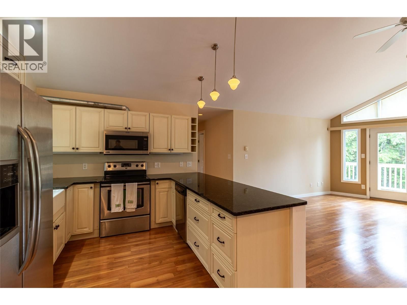 16242 SELKIRK ROAD Image 11