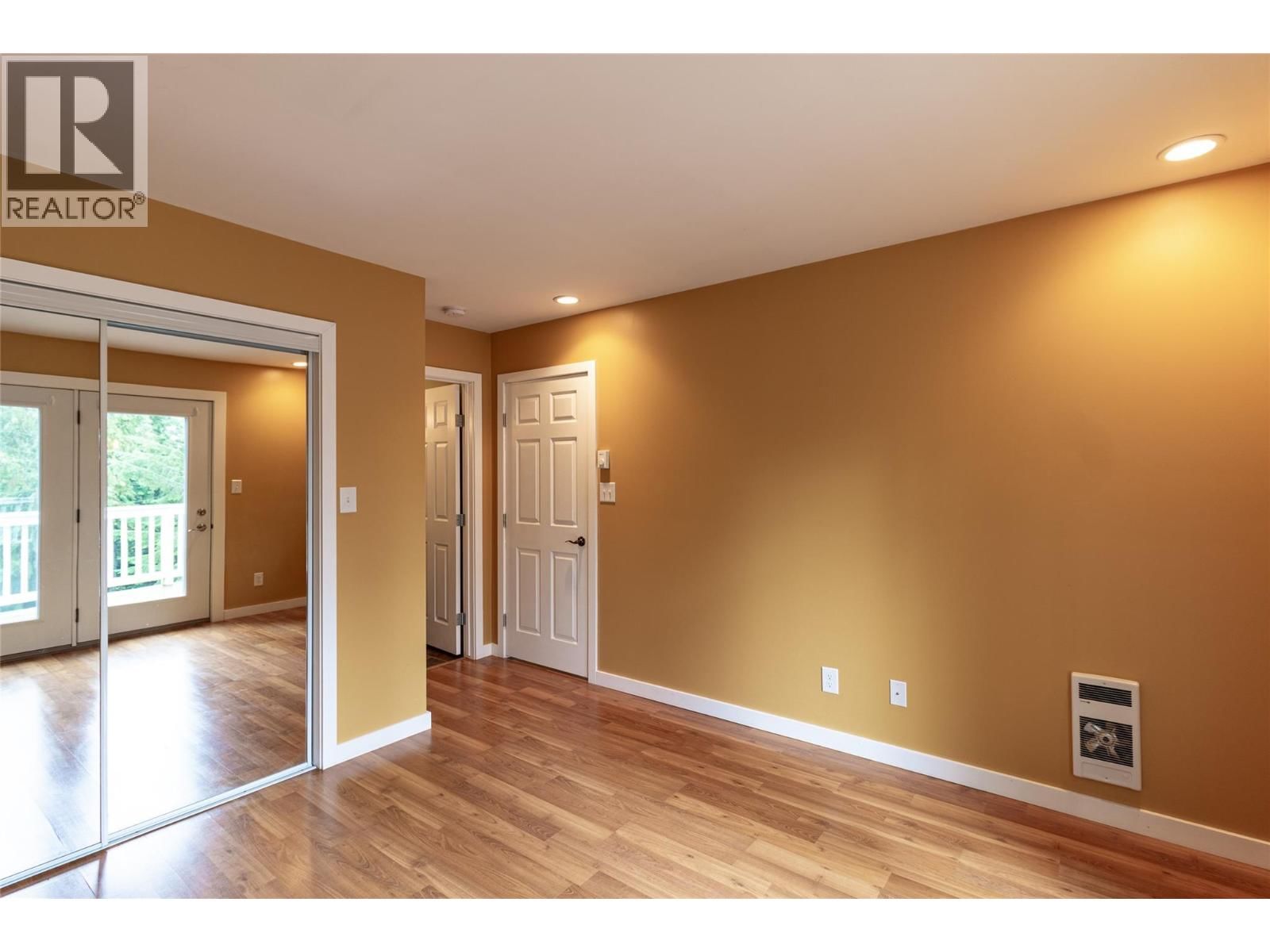 16242 SELKIRK ROAD Image 14