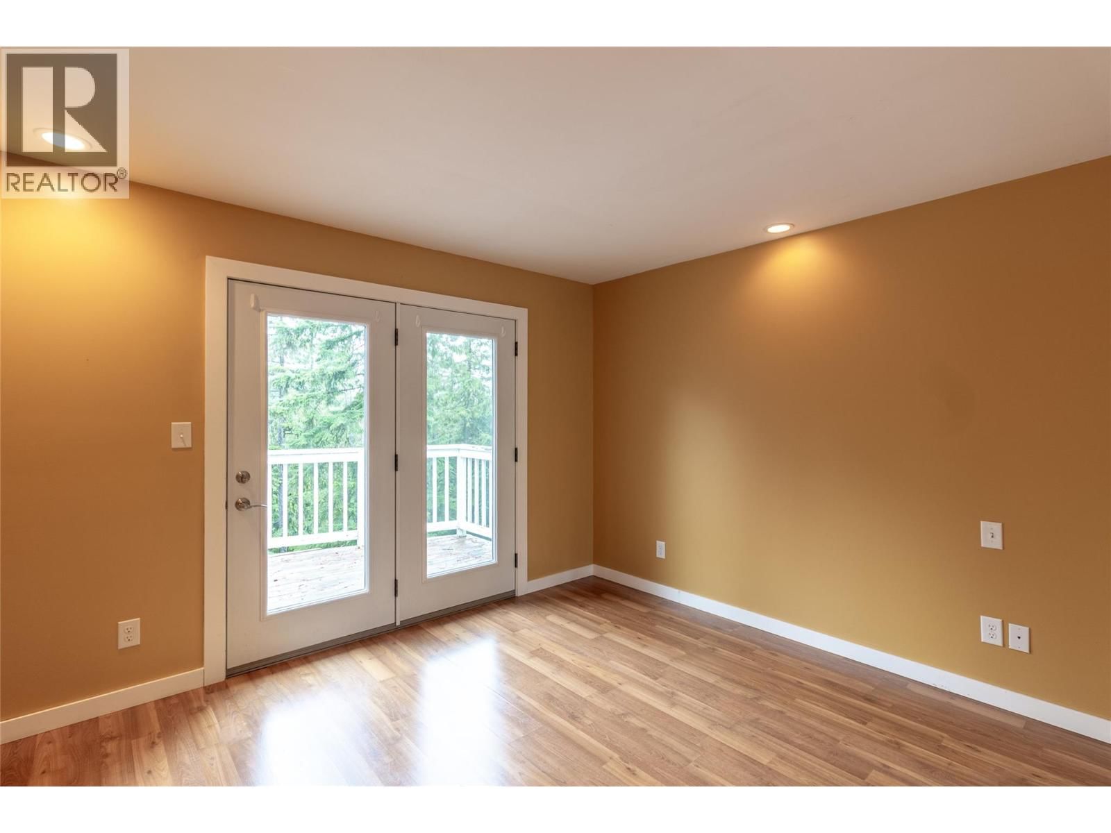 16242 SELKIRK ROAD Image 15