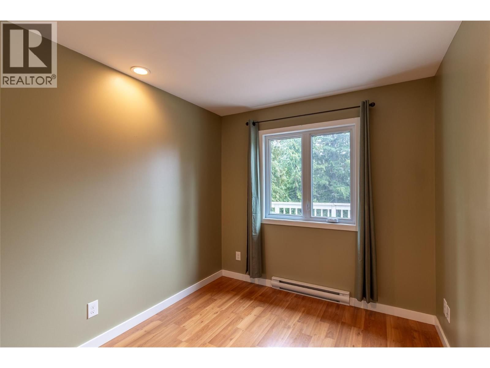 16242 SELKIRK ROAD Image 17