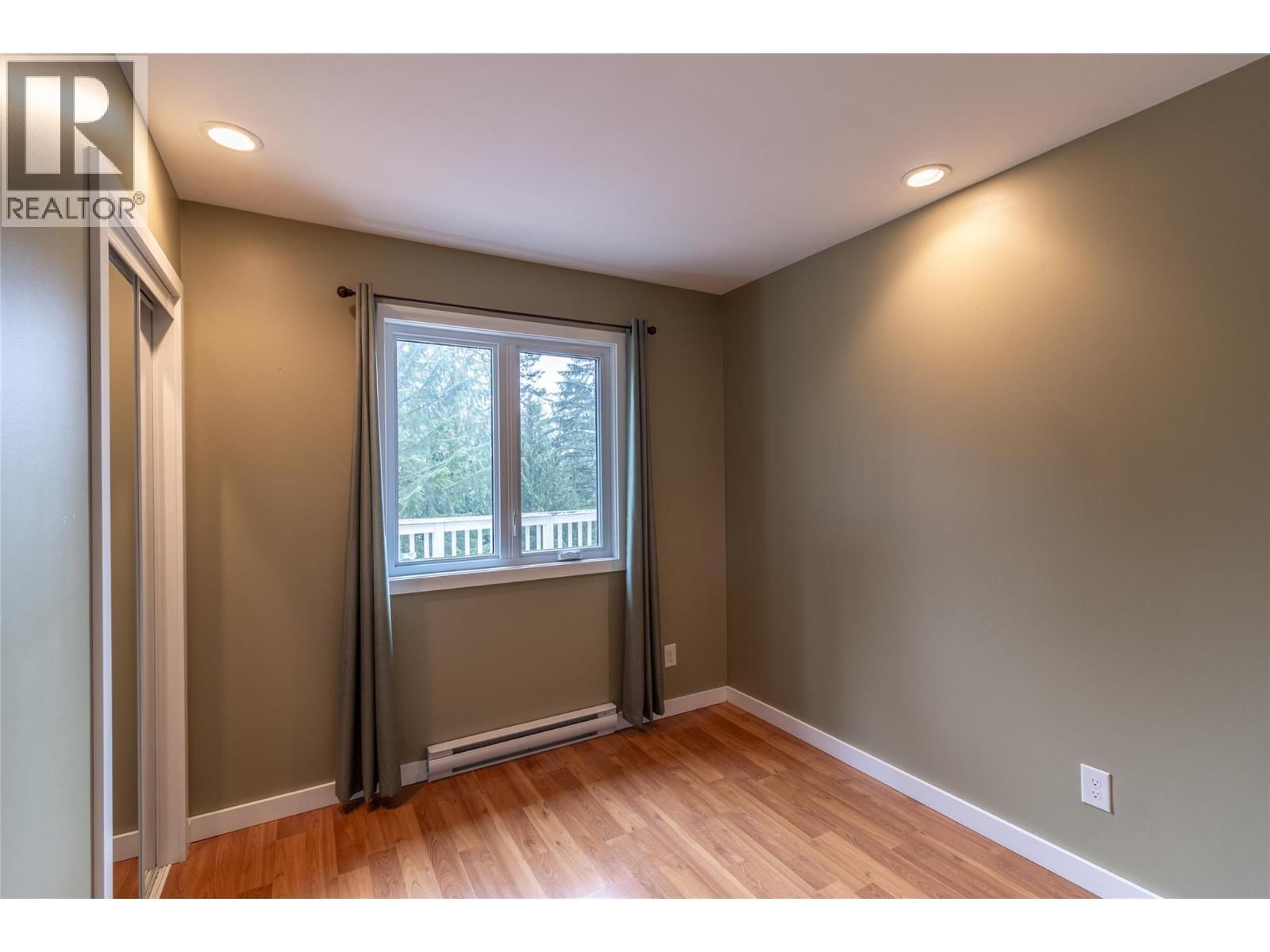 16242 SELKIRK ROAD Image 18