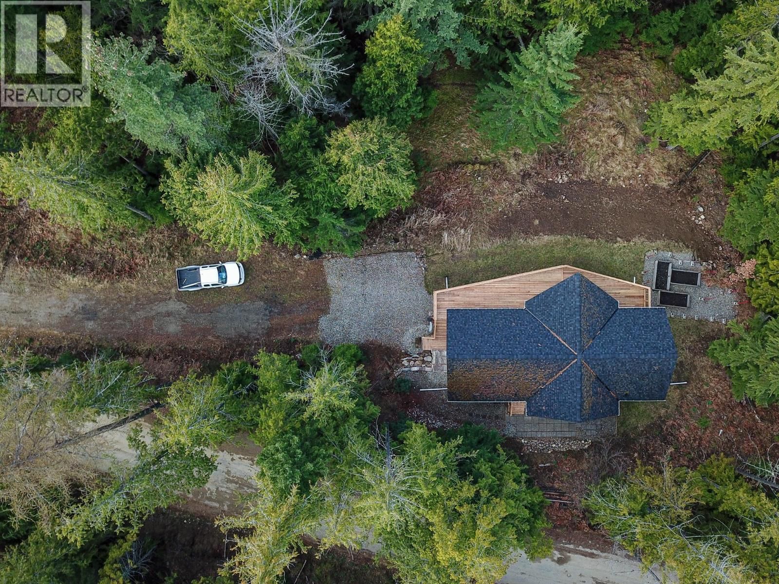 16242 SELKIRK ROAD Image 2