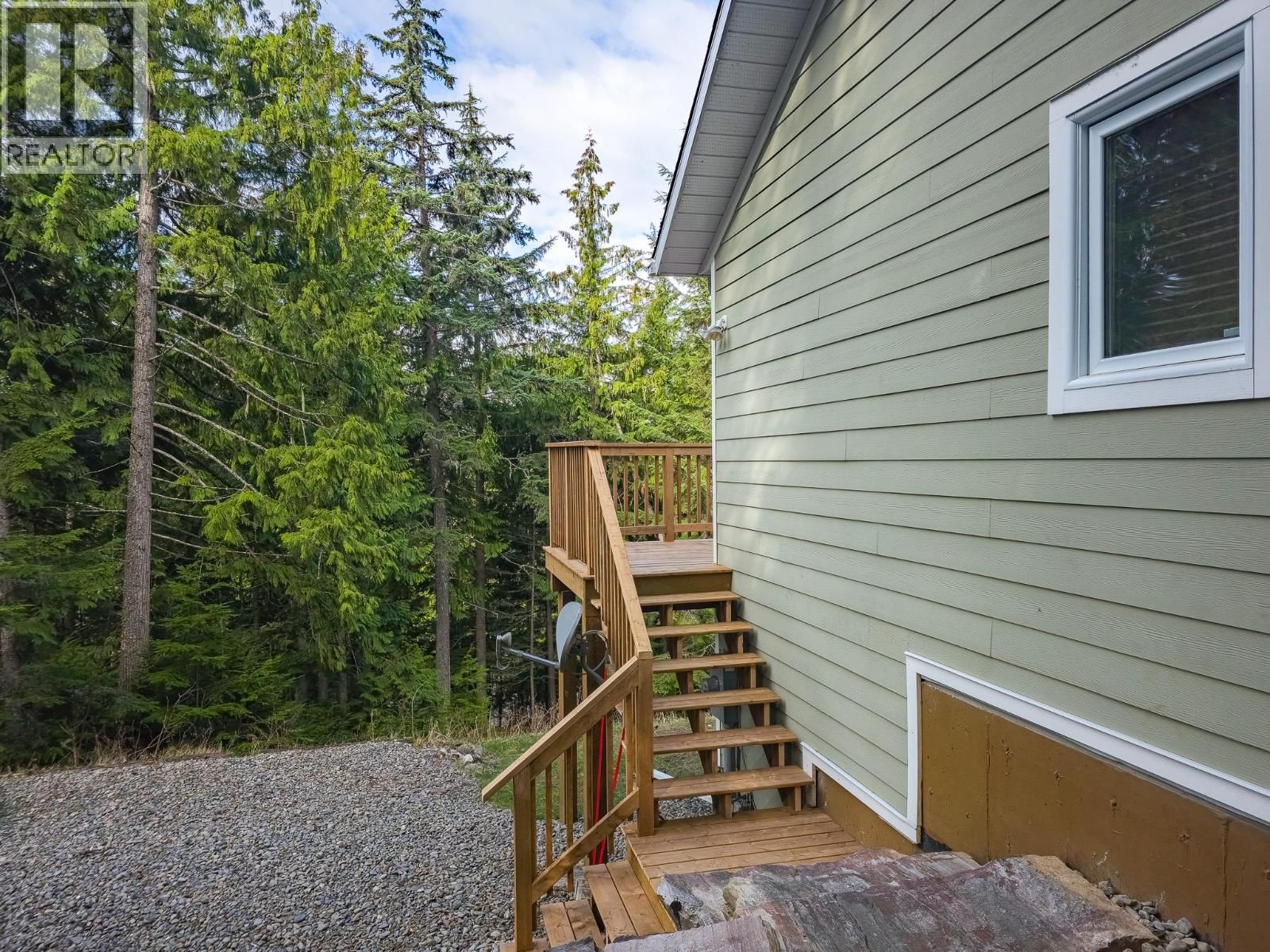 16242 SELKIRK ROAD Image 23