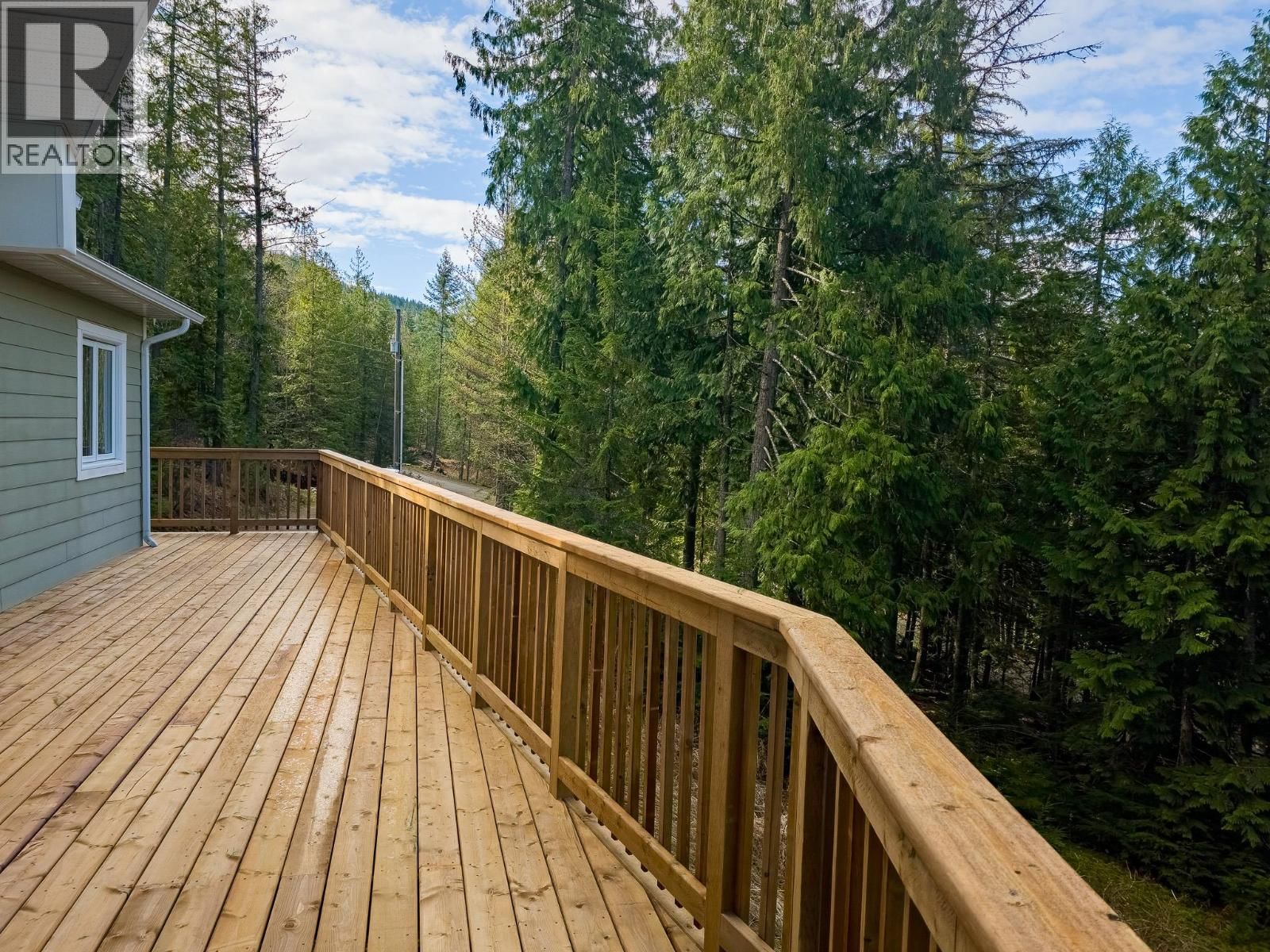 16242 SELKIRK ROAD Image 25