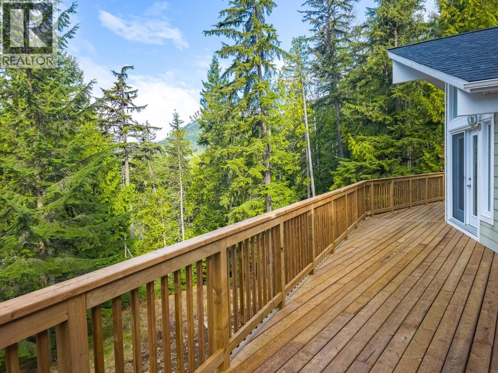 16242 SELKIRK ROAD Image 27