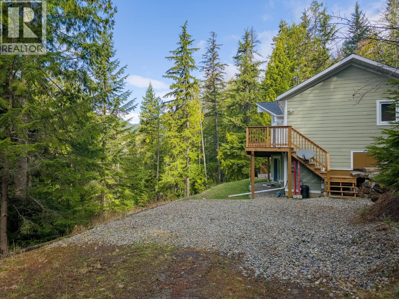 16242 SELKIRK ROAD Image 29