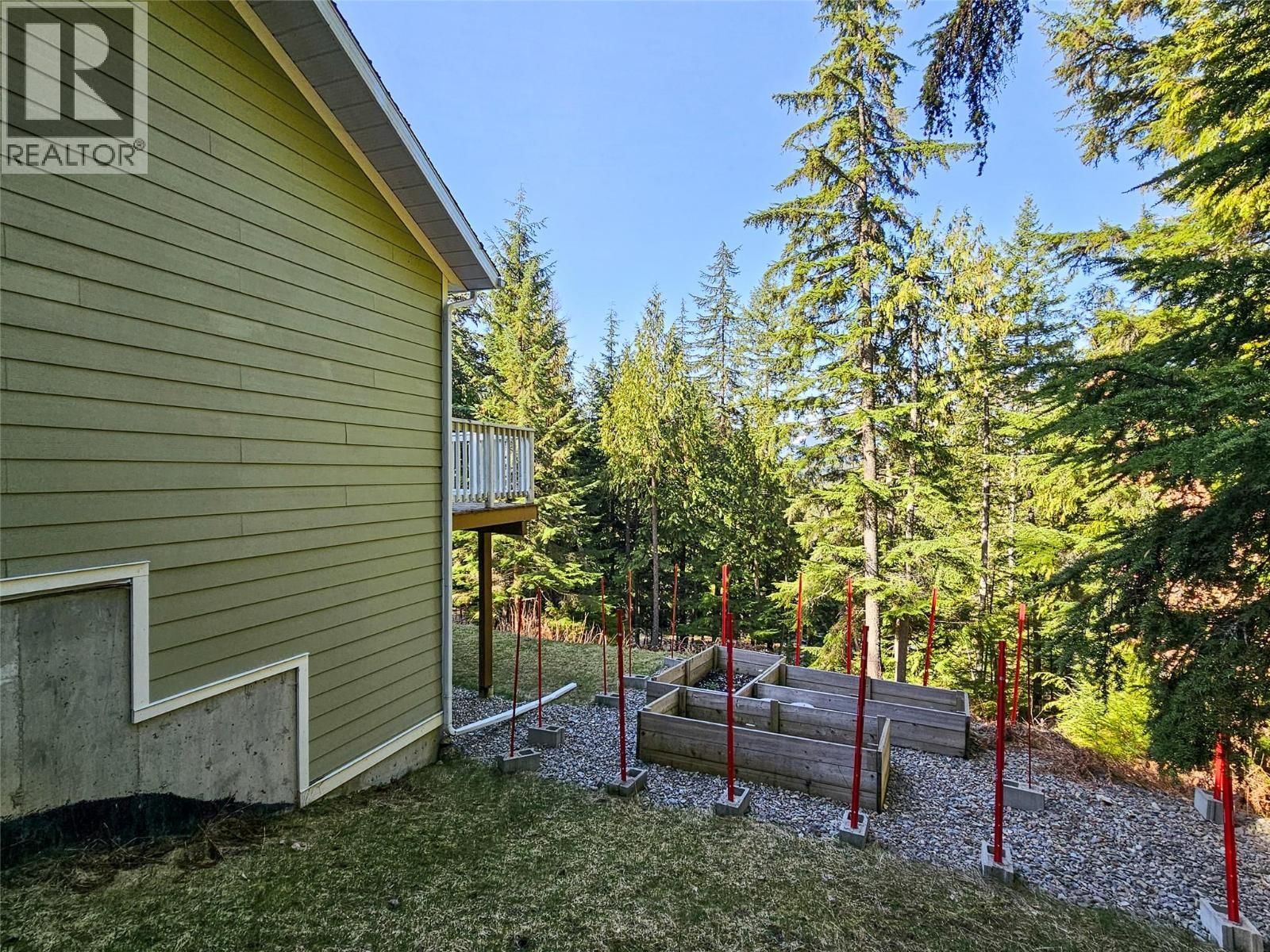 16242 SELKIRK ROAD Image 30