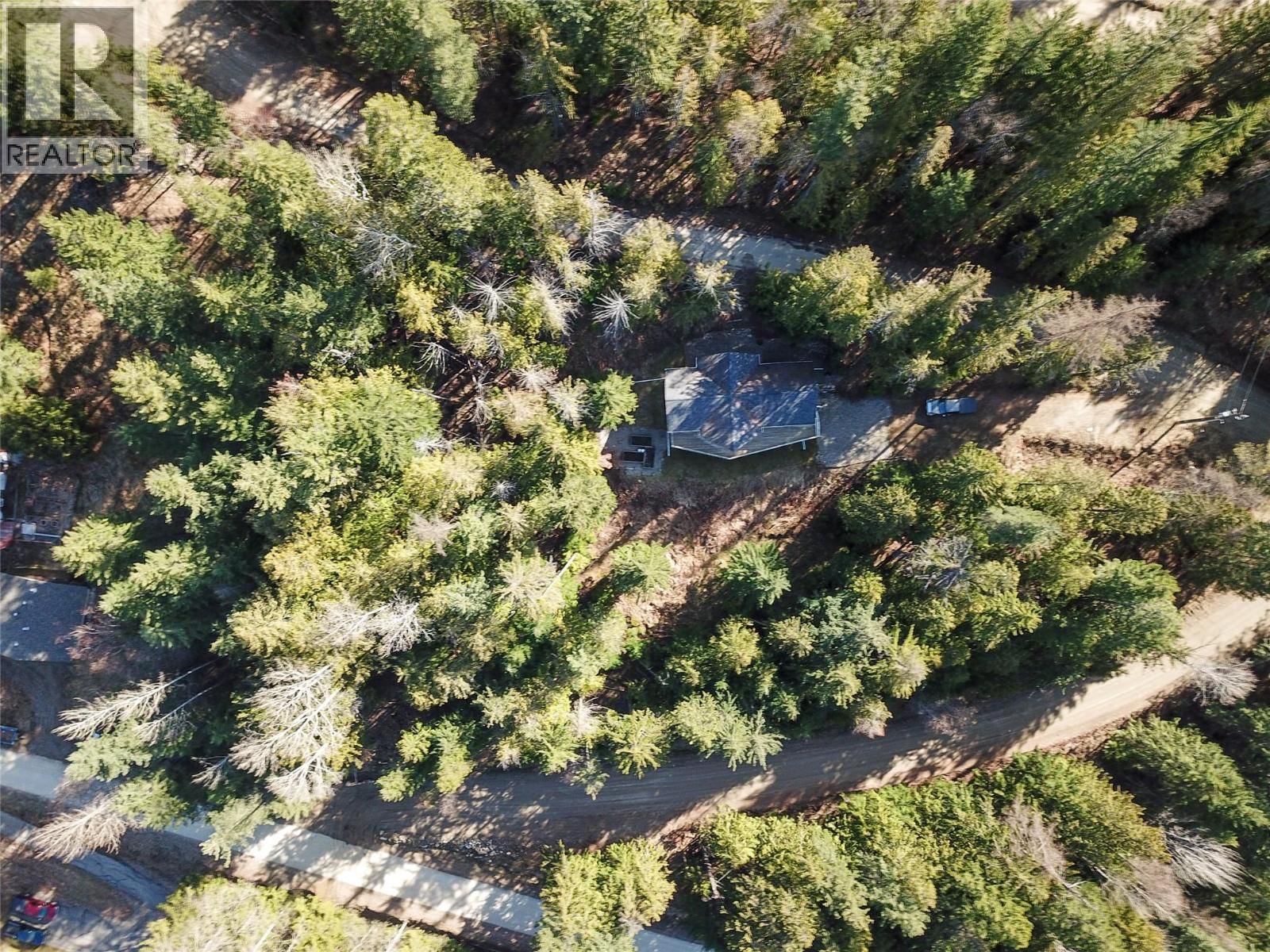 16242 SELKIRK ROAD Image 32