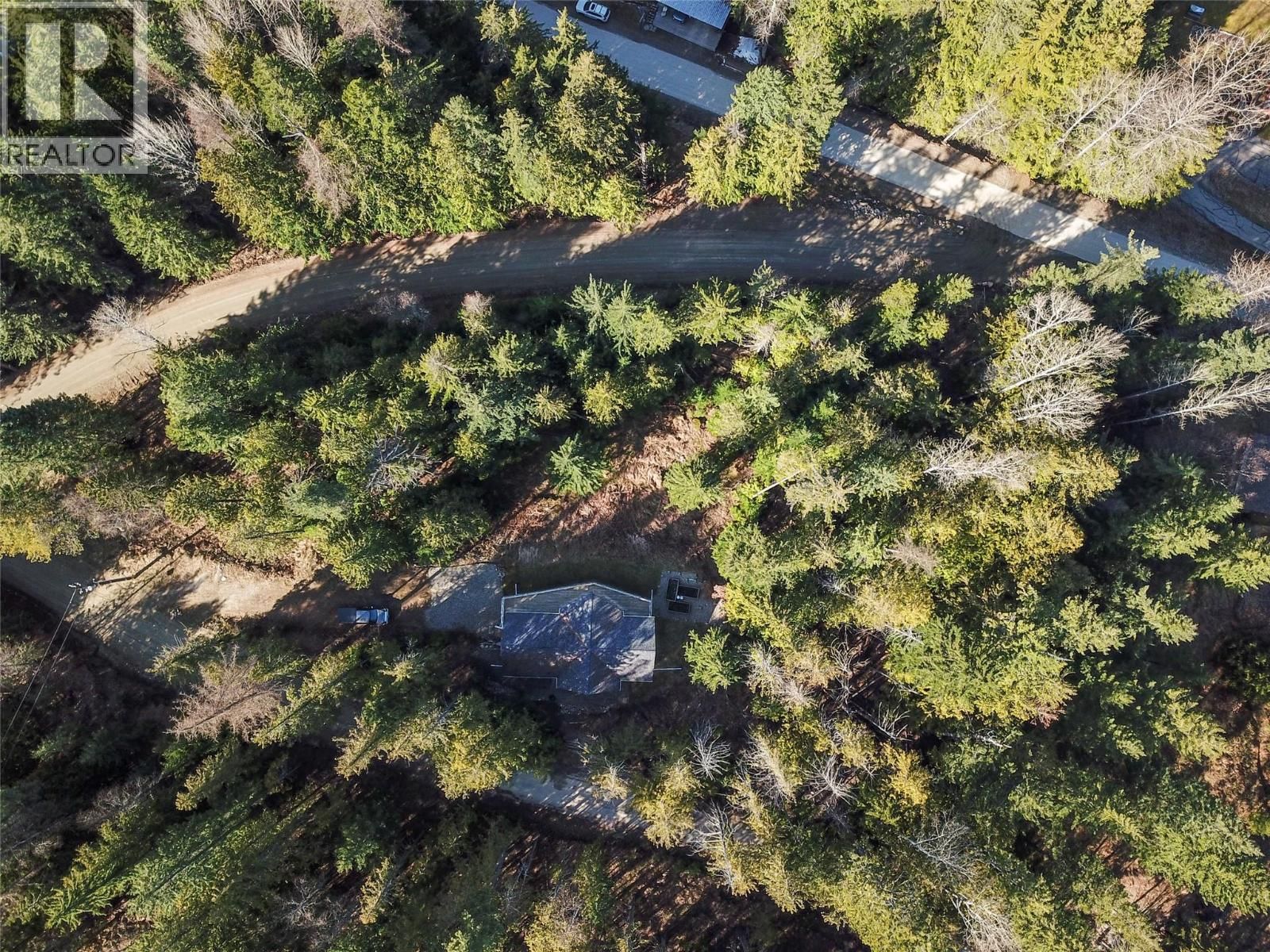 16242 SELKIRK ROAD Image 33