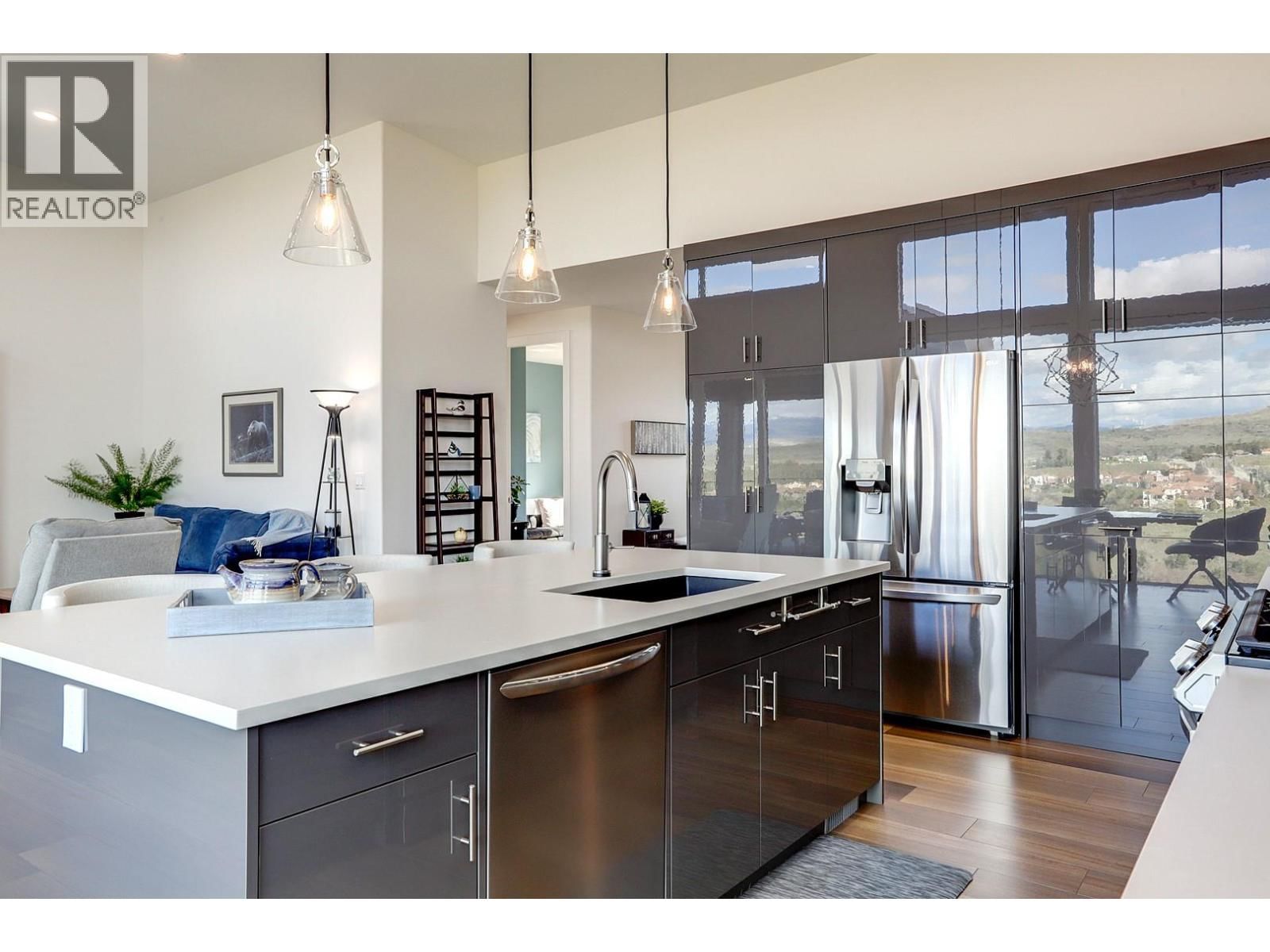 912 MT. GRIFFIN ROAD Image 11