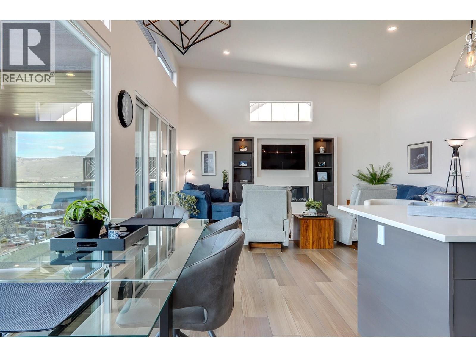 912 MT. GRIFFIN ROAD Image 12