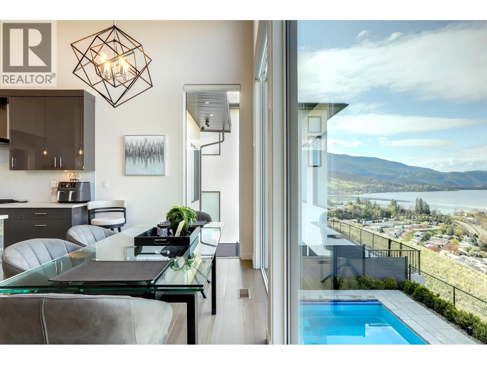 912 MT. GRIFFIN ROAD Image 15