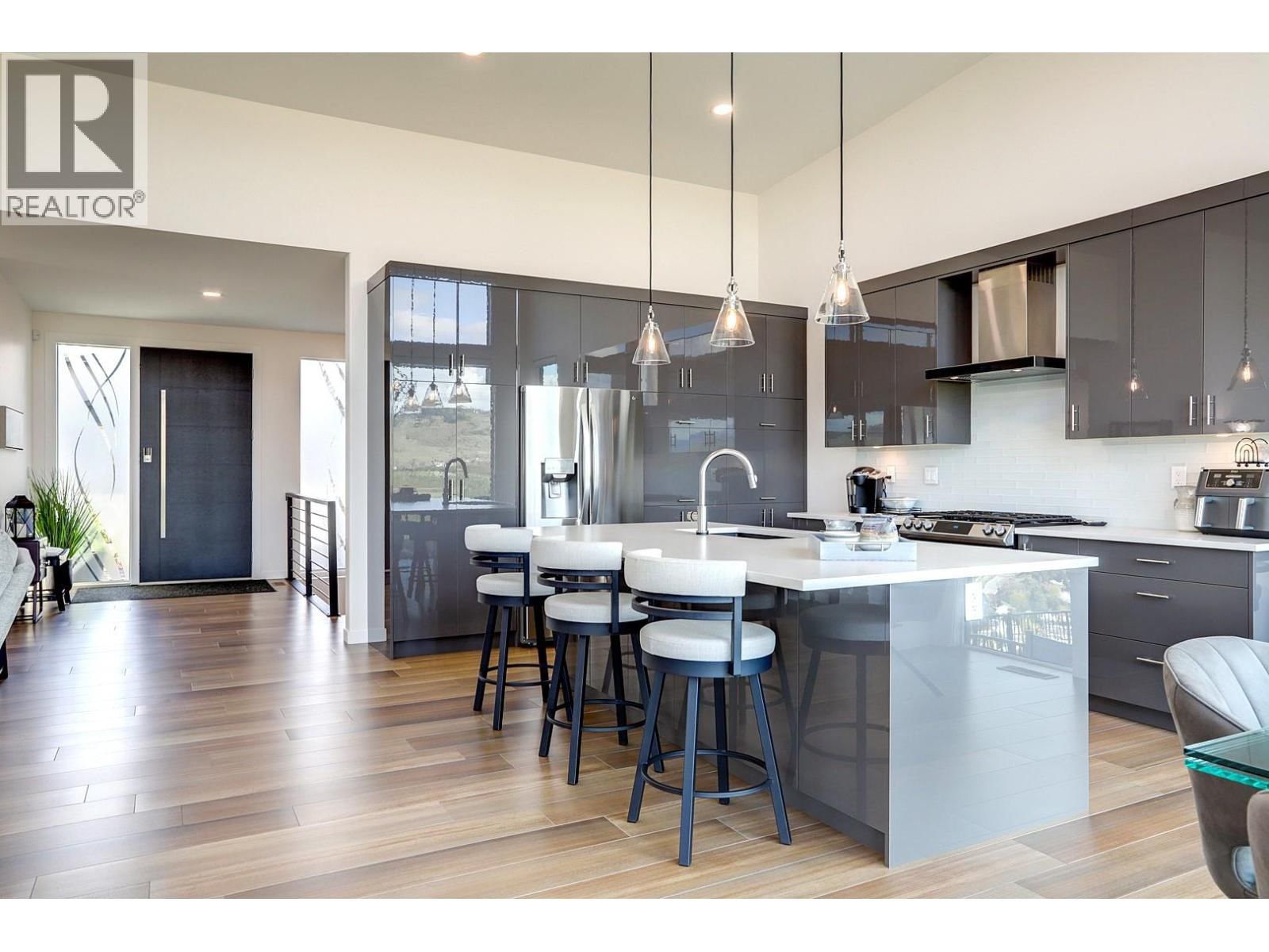 912 MT. GRIFFIN ROAD Image 16