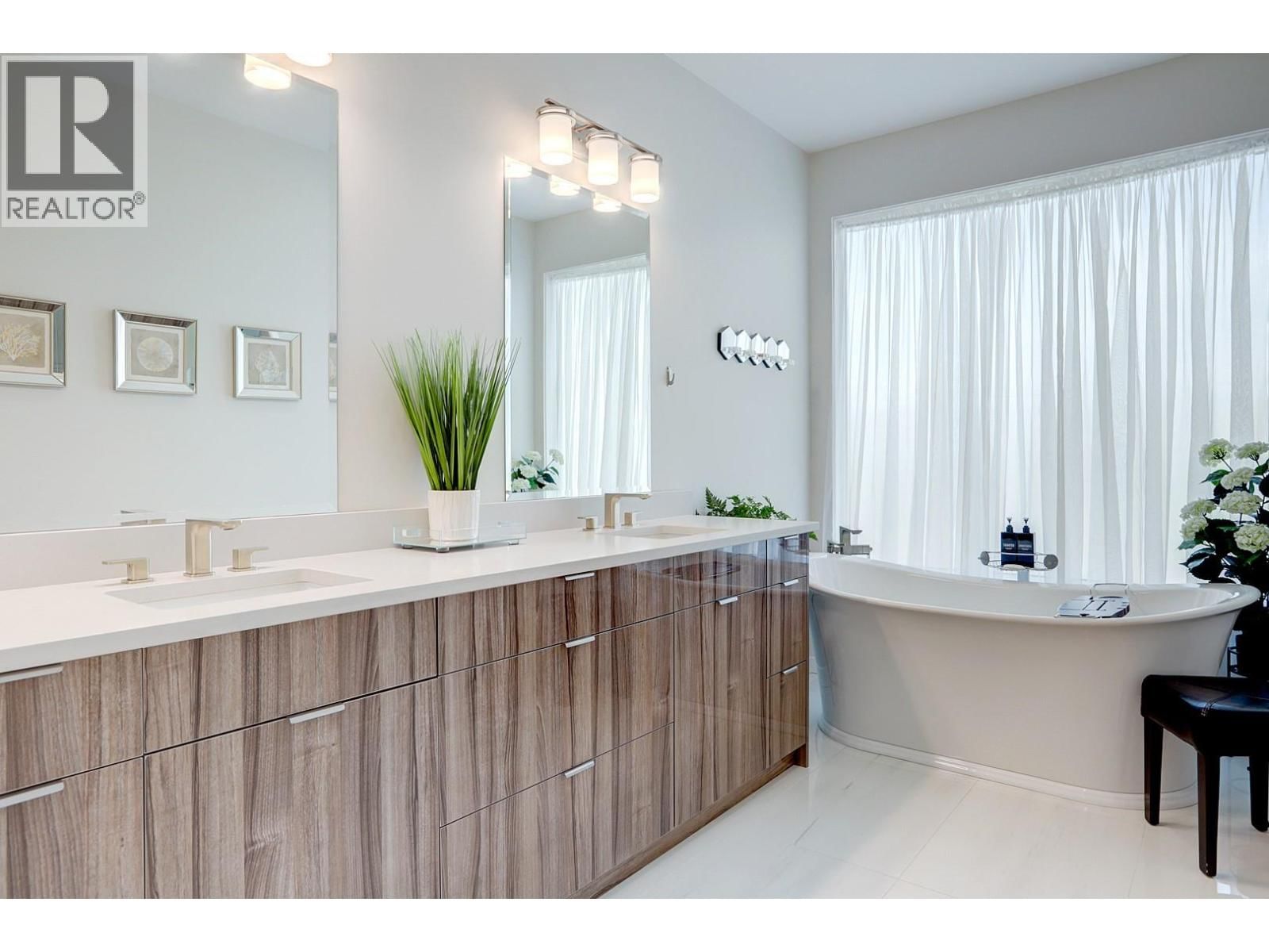 912 MT. GRIFFIN ROAD Image 29