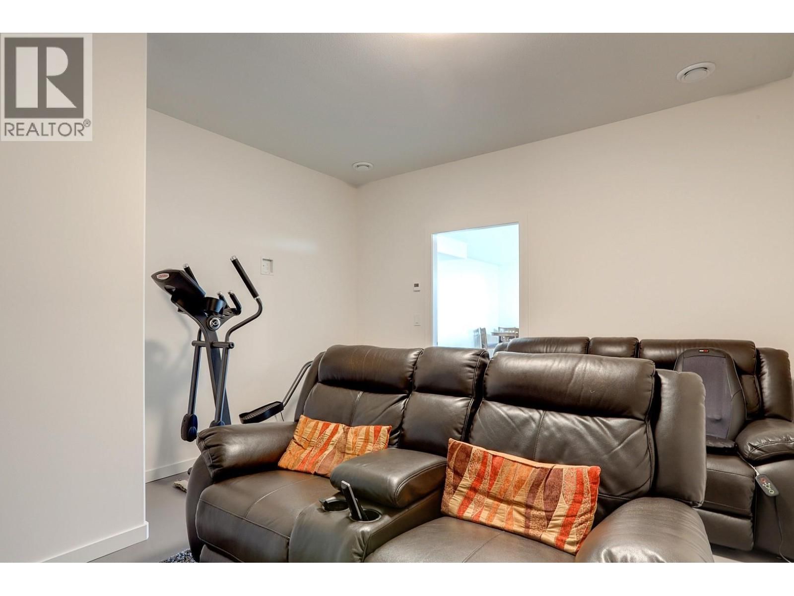 912 MT. GRIFFIN ROAD Image 40