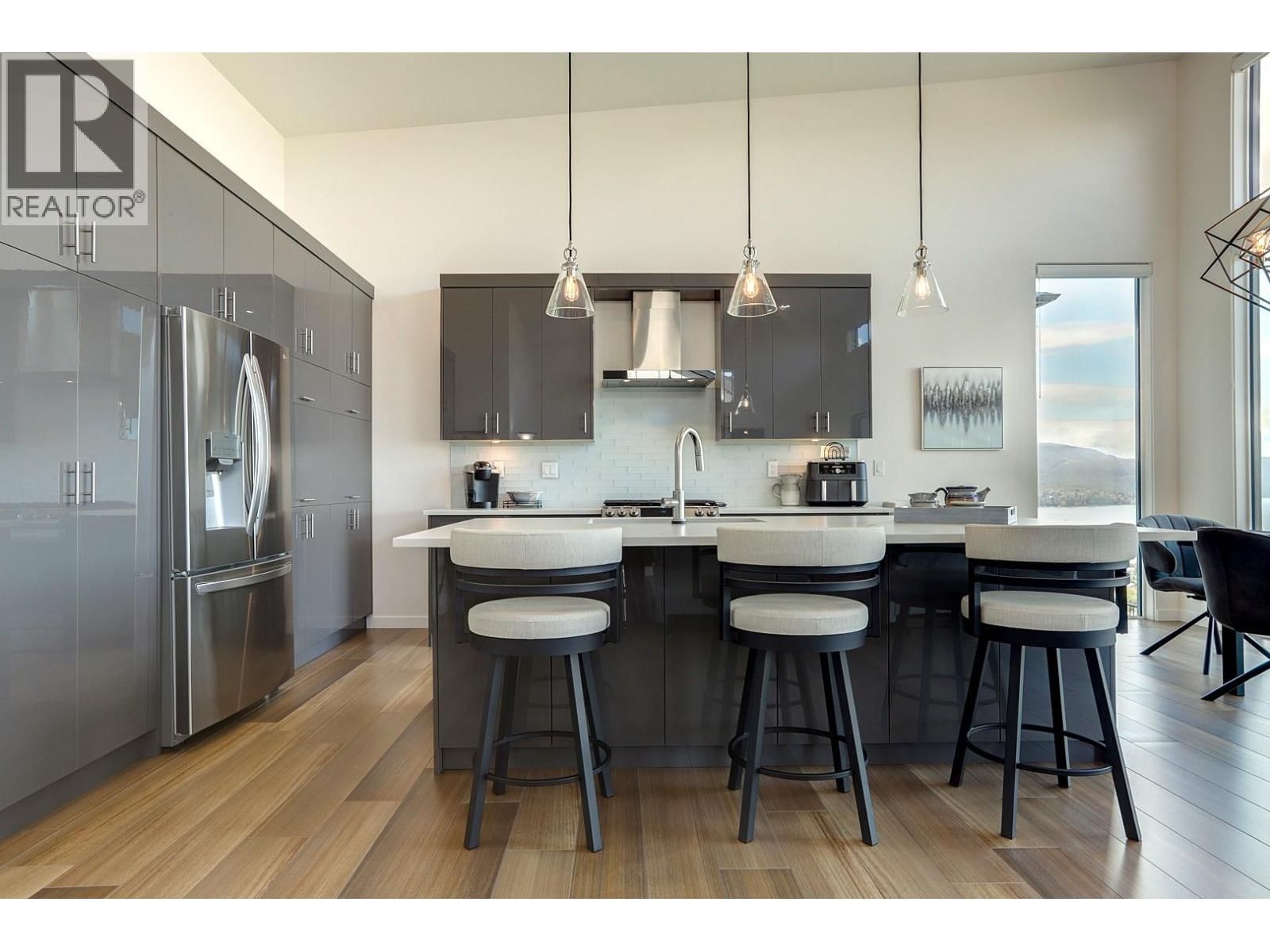 912 MT. GRIFFIN ROAD Image 6