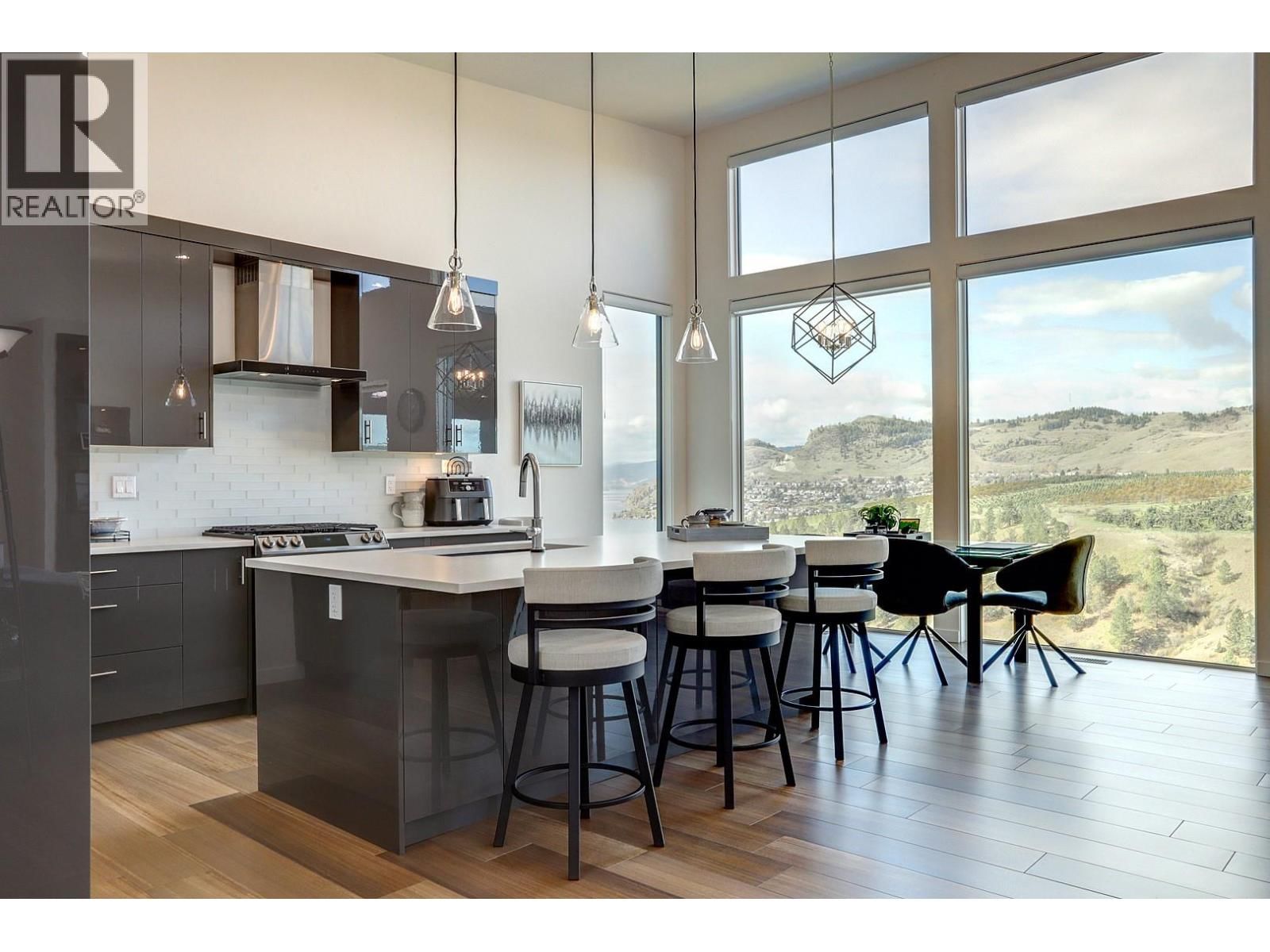 912 MT. GRIFFIN ROAD Image 8