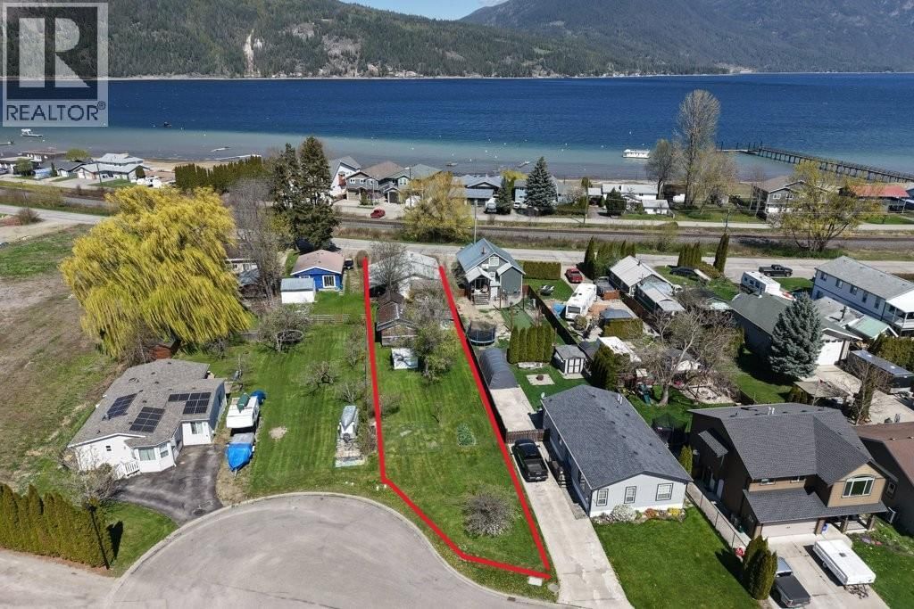 4760 Canoe Beach Drive Drive Northeast, Salmon Arm, British Columbia V0E 1K0