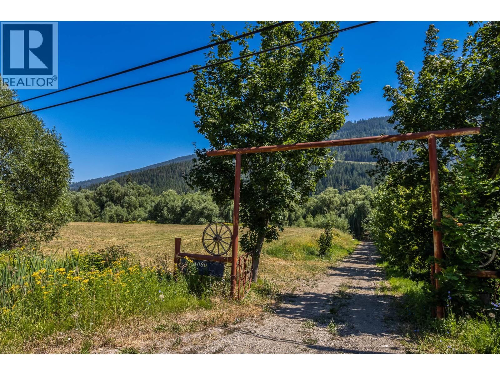 4080 50 STREET NORTHEAST Image 2