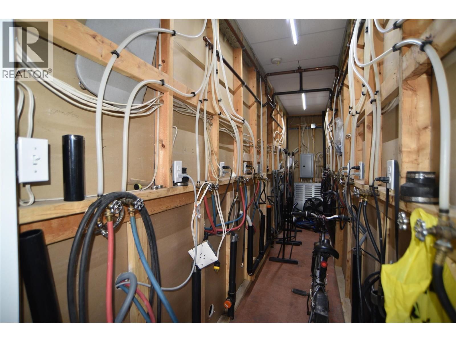 118 - 1983 COLUMBIA AVENUE Image 12