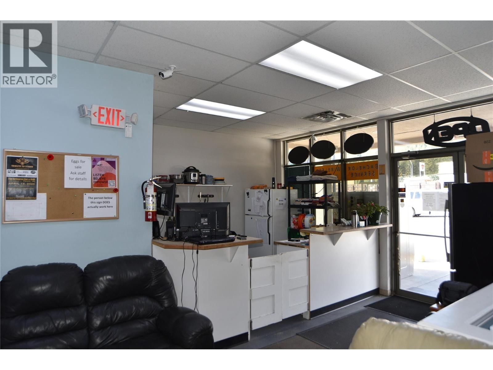 118 - 1983 COLUMBIA AVENUE Image 6