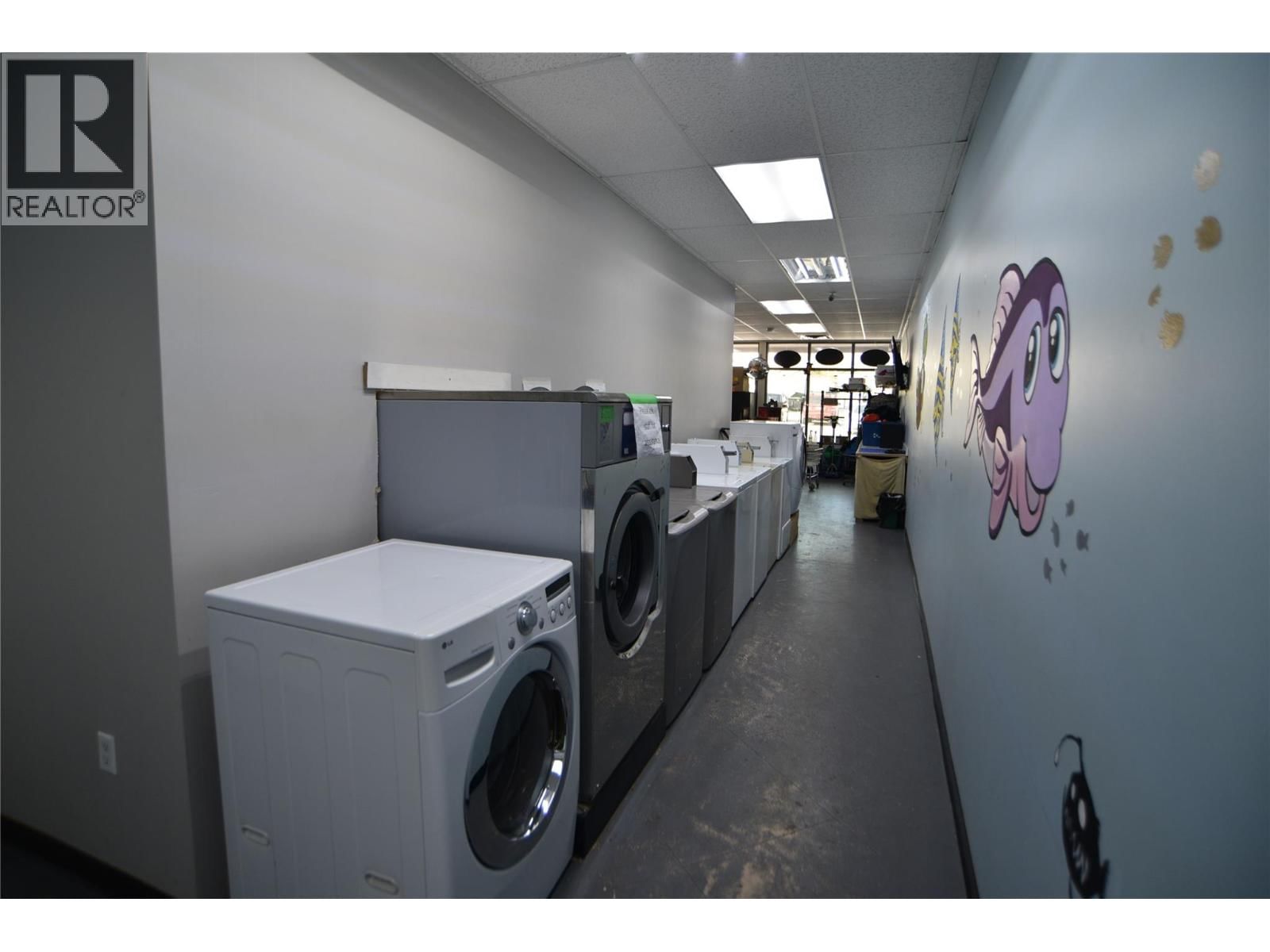 118 - 1983 COLUMBIA AVENUE Image 8