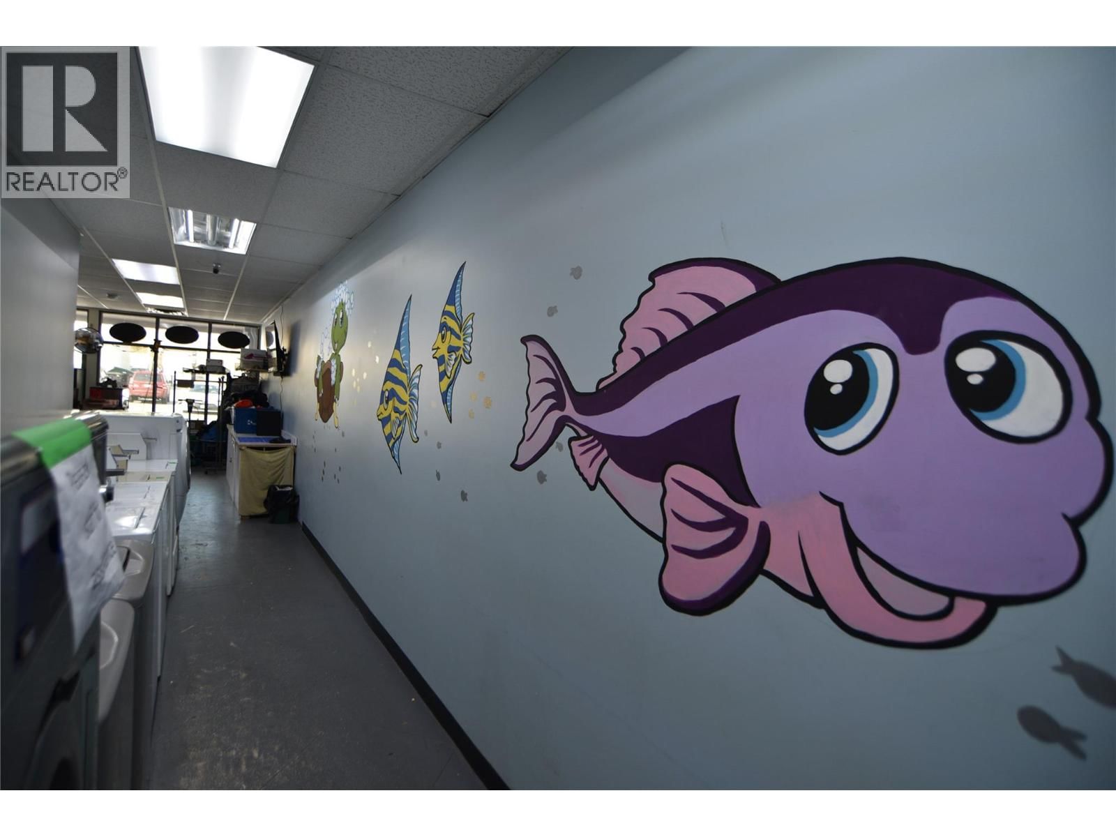 118 - 1983 COLUMBIA AVENUE Image 9