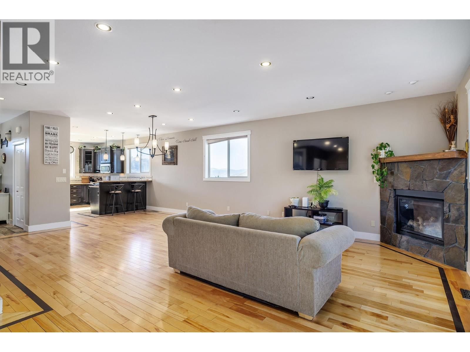 2054 SUNVIEW DRIVE Image 5