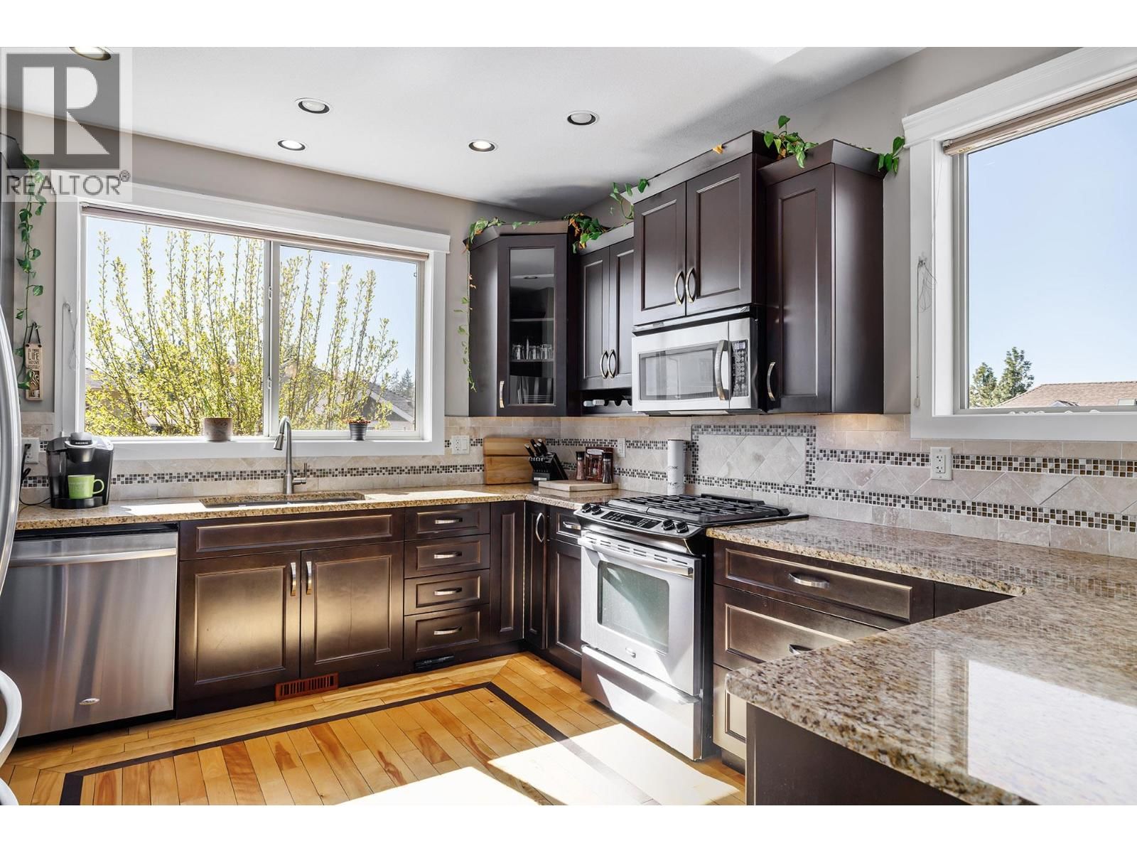 2054 SUNVIEW DRIVE Image 9