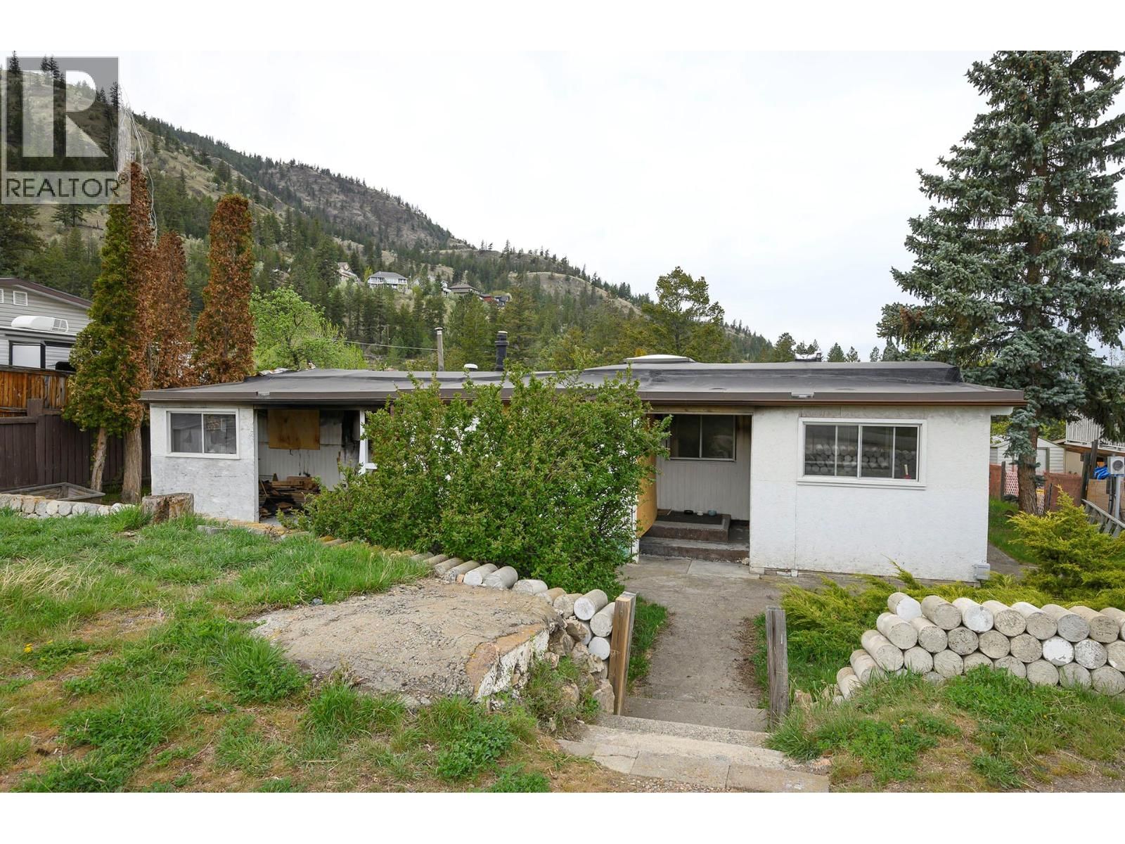  861 KLAHANIE Drive, Kamloops, British Columbia V2C 5R1