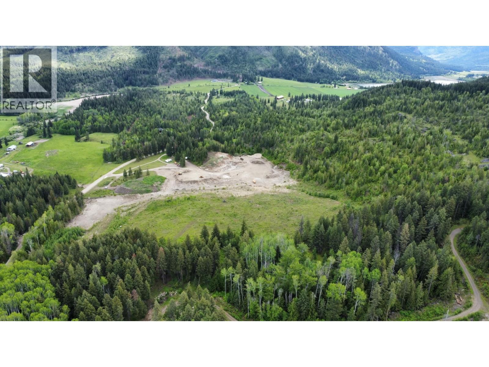 8404 SKIMIKIN ROAD Image 3