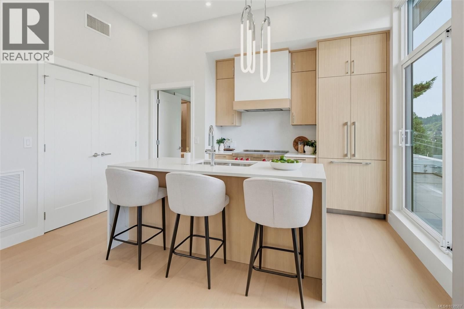PH 403 5229 Cordova Bay Road property photo