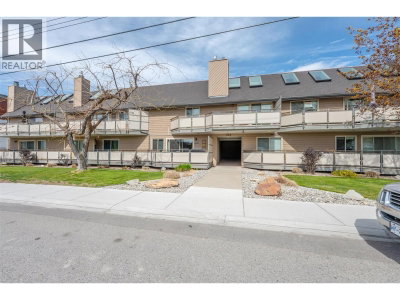 335 Churchill Avenue | Penticton British Columbia | Slide Image Three