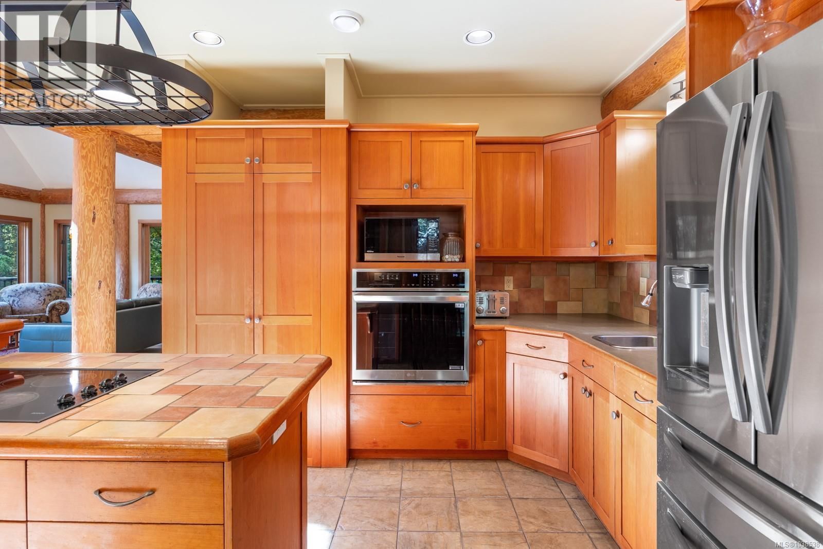 900 Spider Lake Road property photo