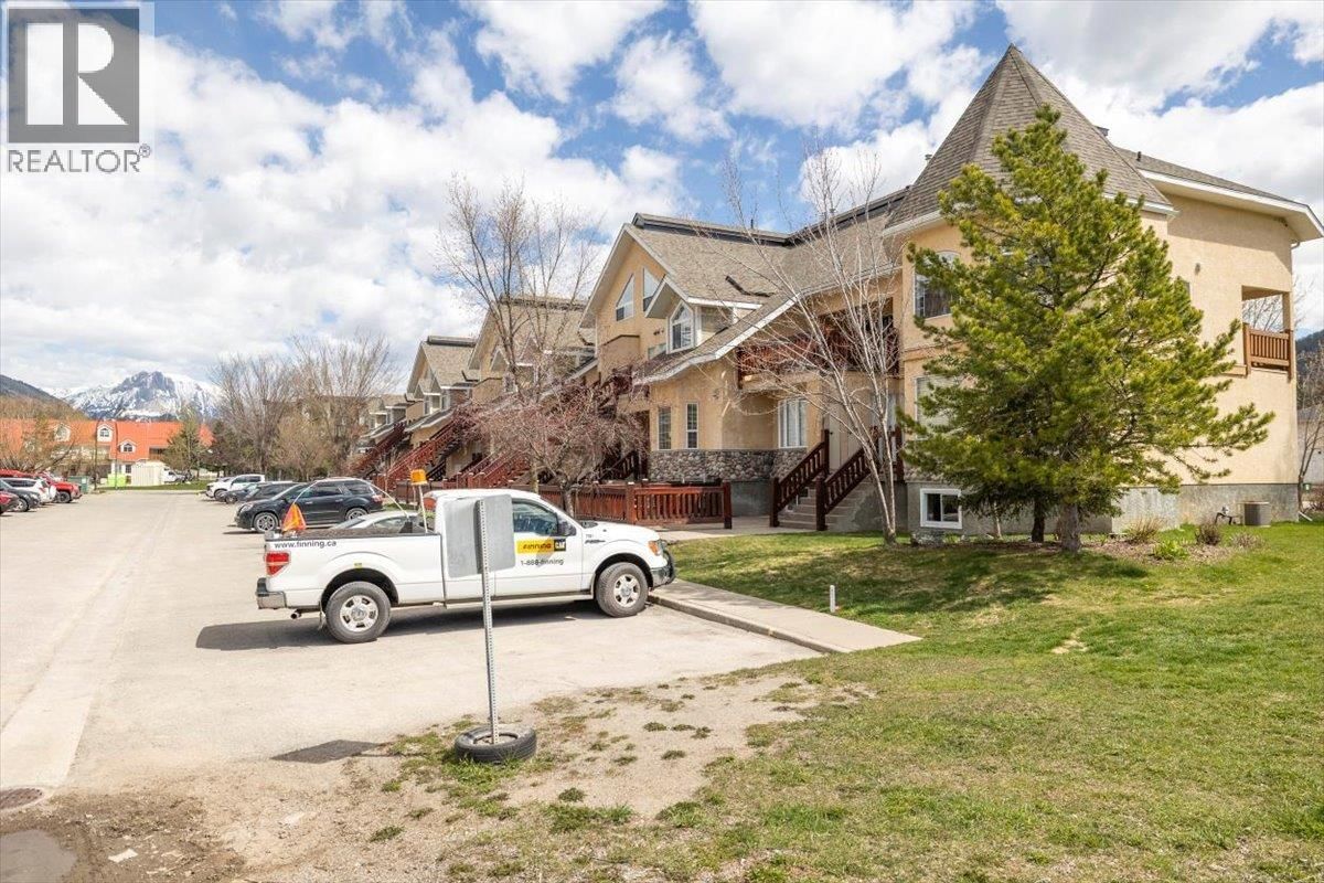 1304 1300 Riverside Way property photo