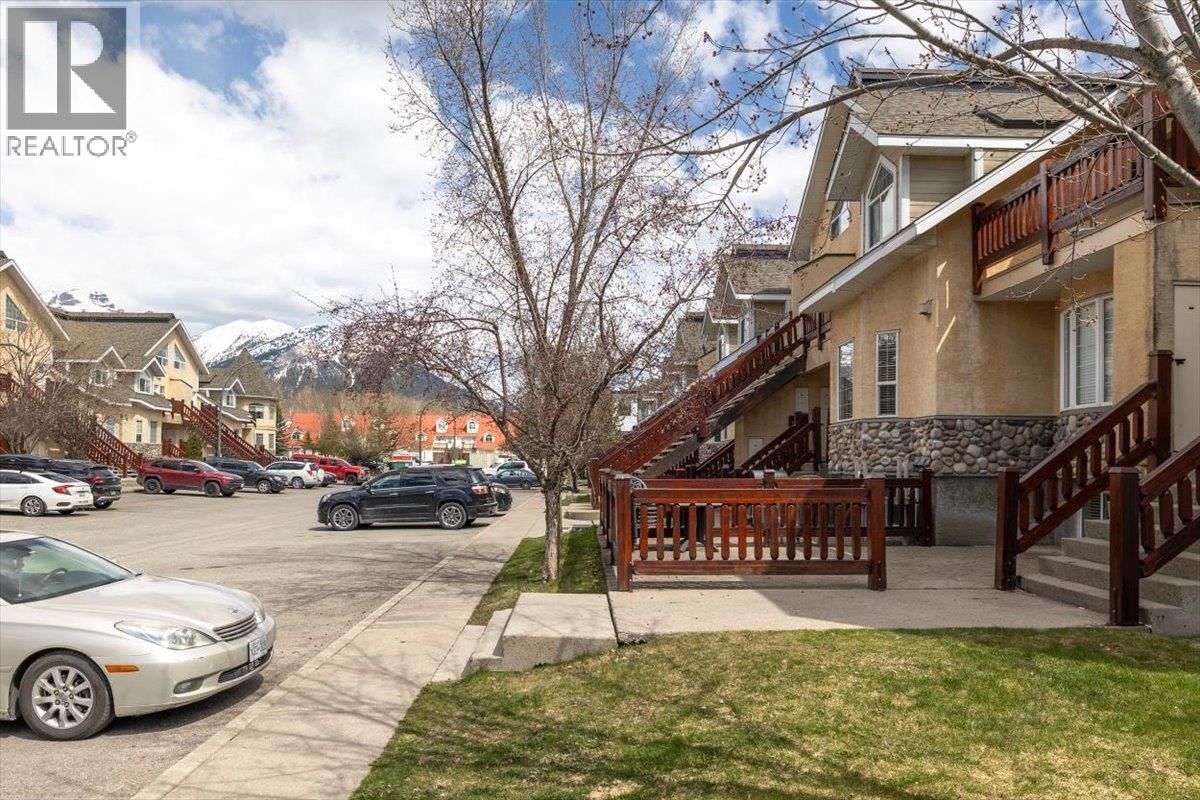 1304 1300 Riverside Way property photo