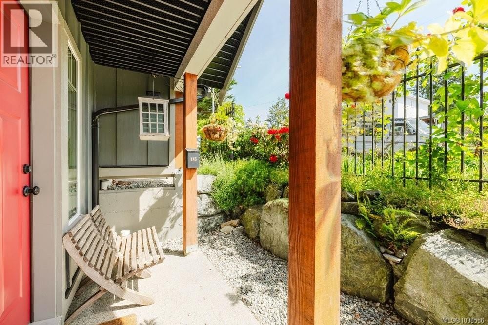 485 Stirling Avenue property photo