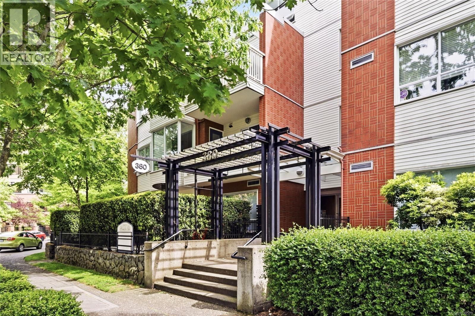 380 Waterfront Crescent, Victoria, British Columbia V8T 5K3