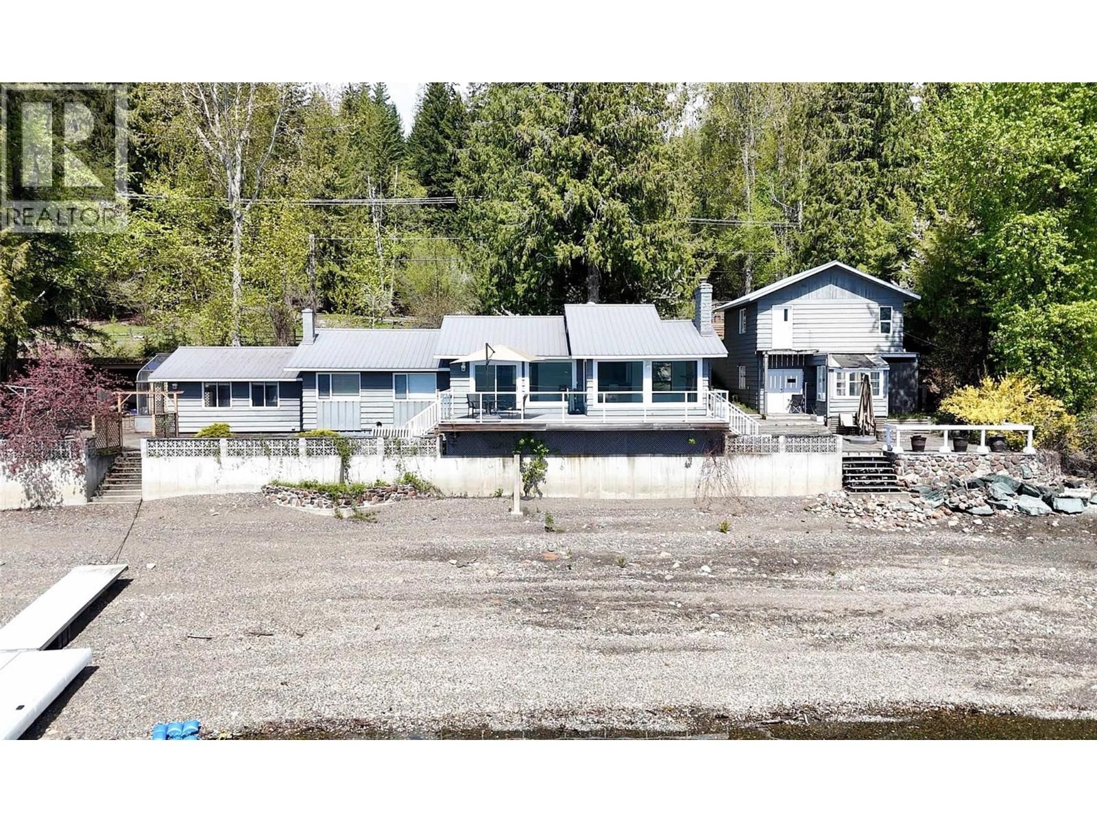 6726 Squilax Anglemont Road, Magna Bay, British Columbia V0E 1M7