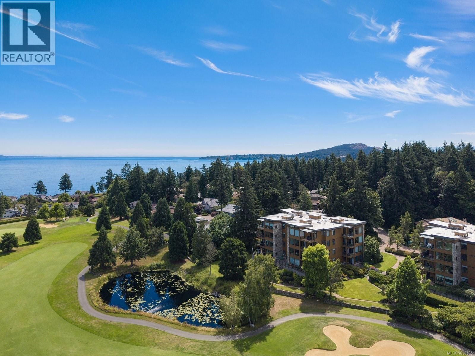 304 5327 Cordova Bay Road property photo