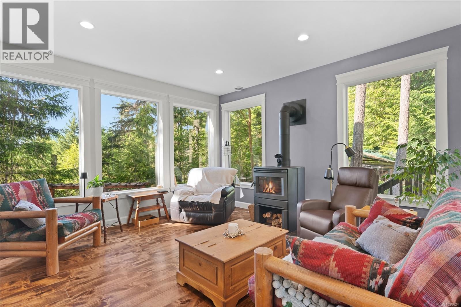 1571 Meadowood Way property photo