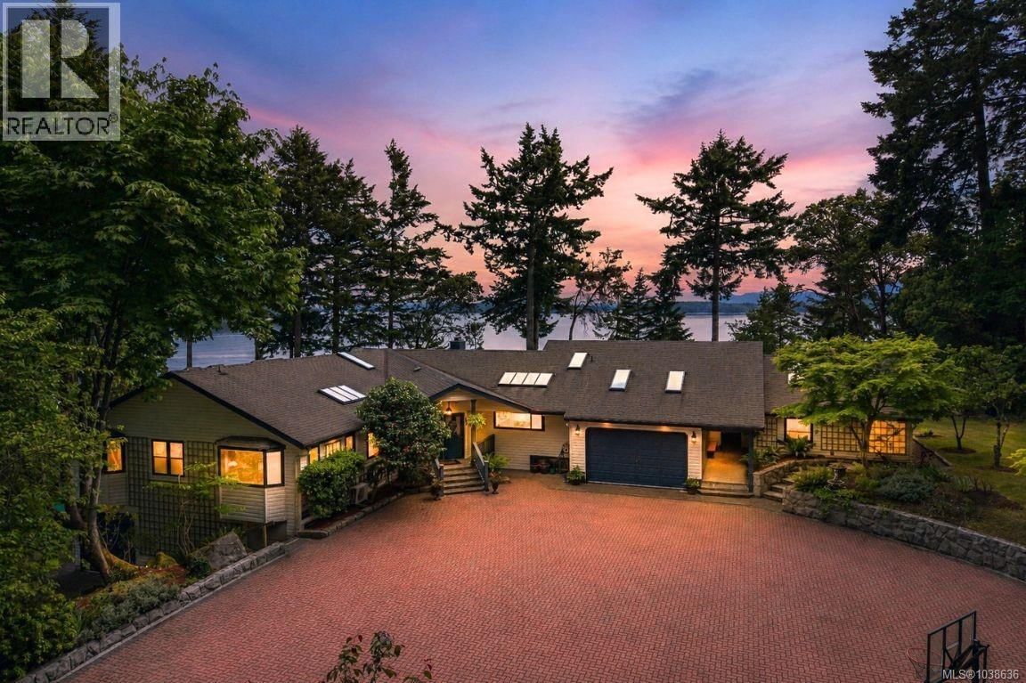 2070 Cooper Road, Gabriola Island, British Columbia V0R 1X7