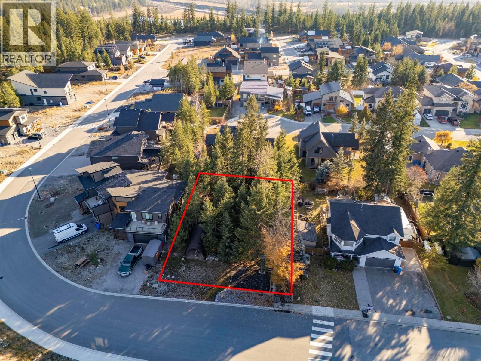 1526 Cedar Street, Golden, British Columbia V0A 1H0