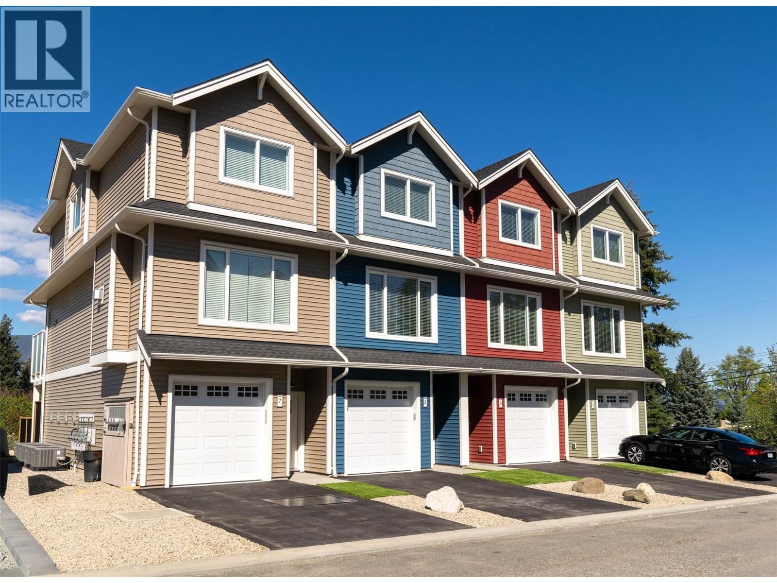1910 11 Avenue Northeast, Salmon Arm, British Columbia V1E 2V5