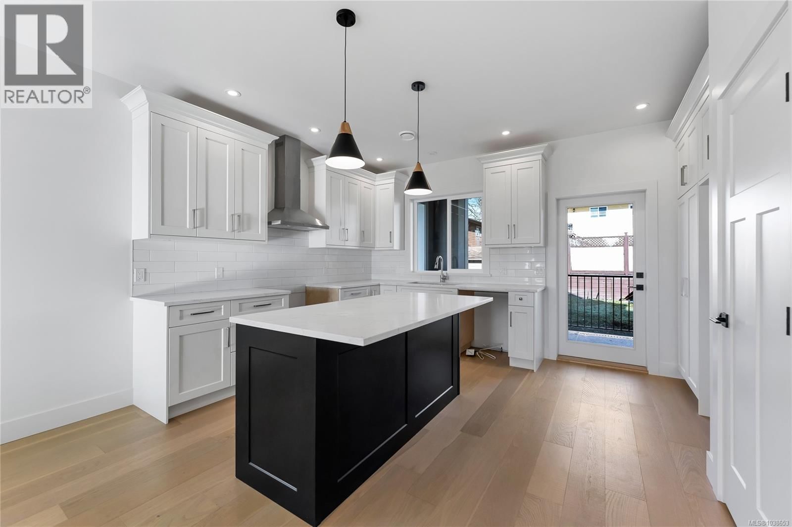 2021 Oakhill Place property photo
