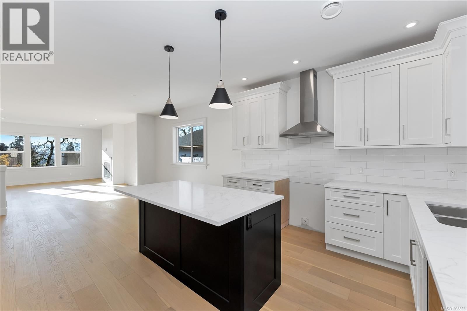 2021 Oakhill Place property photo